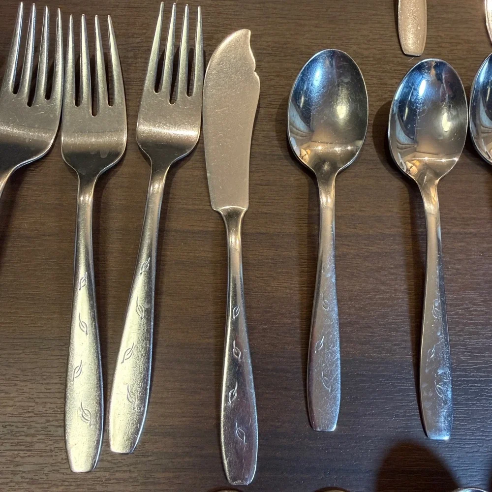 Wallace Stainless Falling Leaves Flatware Set 46 Pcs Leaf Forks Spoons 1957 VTG